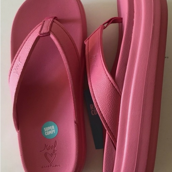 REEF CUSHION BONDI Sandals - LIMITED EDITION Hot Pink - Picture 4 of 6